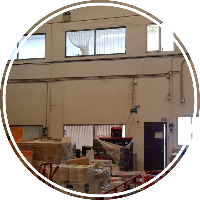 Nave_con_Materiales_Varios.png